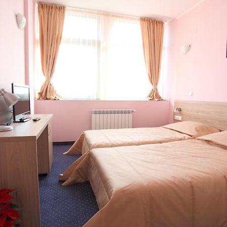 Teodora Palace Hotel Ruse Ngoại thất bức ảnh
