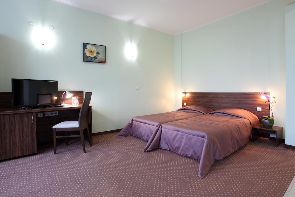 Teodora Palace Hotel Ruse Phòng bức ảnh